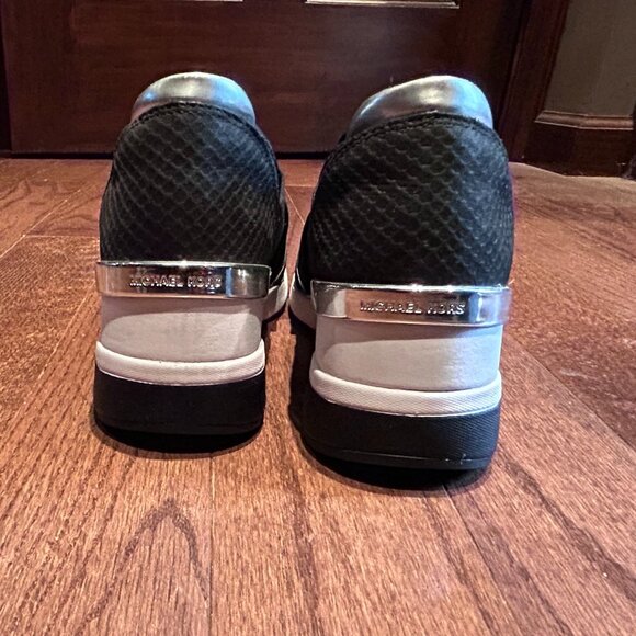 Michael Kors Slip On Sneakers with Elastic Bands - Picture 4 of 8